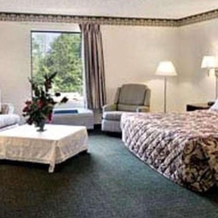 Gray Inn & Suites Экстерьер фото